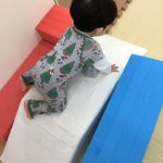 お山をハイハイ