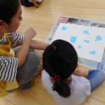 造形教室「絵の具の散歩」…そら、たいよう組