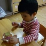 そよかぜ組 落ち葉で制作