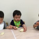 はじめての小麦粉粘土遊び