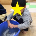 にじいろ保育園二子新地 お部屋の大掃除★