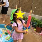 にじいろ保育園二子新地　幼児水遊び