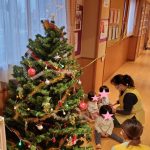 だいち・そよかぜ組：クリスマスツリーを飾ろう