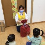 にじいろ保育園二子新地 プレゼント開封♪