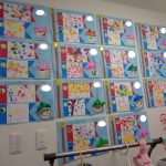 こいのぼり製作をギャラリーに飾ってお父さんお母さんに見てもらいました。