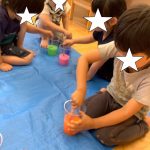 そら組色水遊び