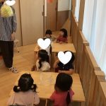 食育:キャベツをちぎってみよう