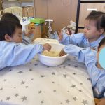 そよかぜ組夏のあそび1☆パン粉粘土編