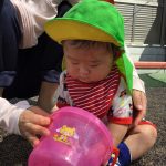 園庭で水遊びをしたよ!