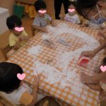 そよかぜ組:片栗粉遊び