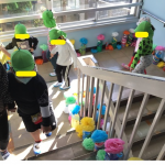 11月１２日小学校の作品展覧会を見に行きました。