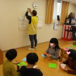 たいよう組：折り紙でのメダル製作