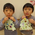 たいよう組の子ども達が、クリスマスオーナメントを作りました。