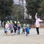 そよかぜ組、たいよう組、一緒にお散歩。