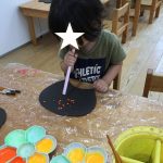 うちわの製作が始まりました。
