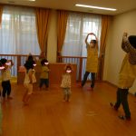 乳児：盆踊り練習