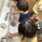ふたば組「おててきれいかな」