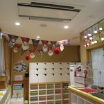 クリスマスムードの園舎
