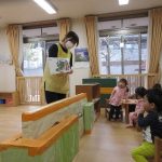 令和４年度　そよかぜ組　野菜見せ・水栽培
