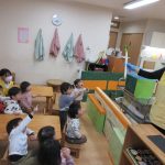 にじいろ保育園西馬込 令和4年度 そよかぜ組 野菜見せ