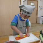 にじいろ保育園西馬込 令和4年度 そら組 はるさめサラダを作ろう!