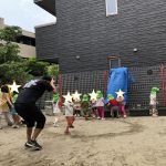 【ふたば組】園庭で何してるの～？