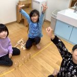 ドミノを作って遊びました
