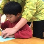 たいよう組「にんじんの皮むき」