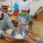 にじいろ保育園西馬込　令和５年度　うみ組　おしるこを作ろう