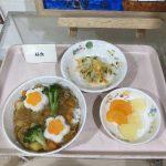 4月22日(月)今日の給食は「おはなカレー」でした!