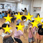 ９月の夕涼み会にむけて盆踊りを楽しんでいます♪