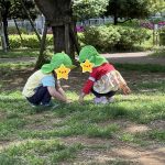 【2歳児クラス5月の制作の様子】