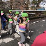 一緒にお散歩♪　（そよかぜ組・たいよう組）