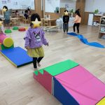 にじいろ保育園平井 運動 (すくわくプログラム)
