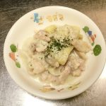鶏肉のシュクメルリ風