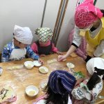 ふたば組クッキング　「マカロニごまきな粉」