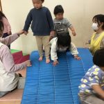 そよかぜマット遊び