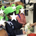 たいよう組(5歳児クラス)七草を買いに行ったよ!