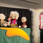 ①	人形劇「おむすびころりん」「やまなしとり」