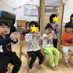 にじいろ保育園中野　4月の誕生日会