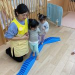 にじいろ保育園平井　　運動 （すくわくプログラム）