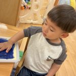 そよかぜ組　最初の製作「手形スタンプ」