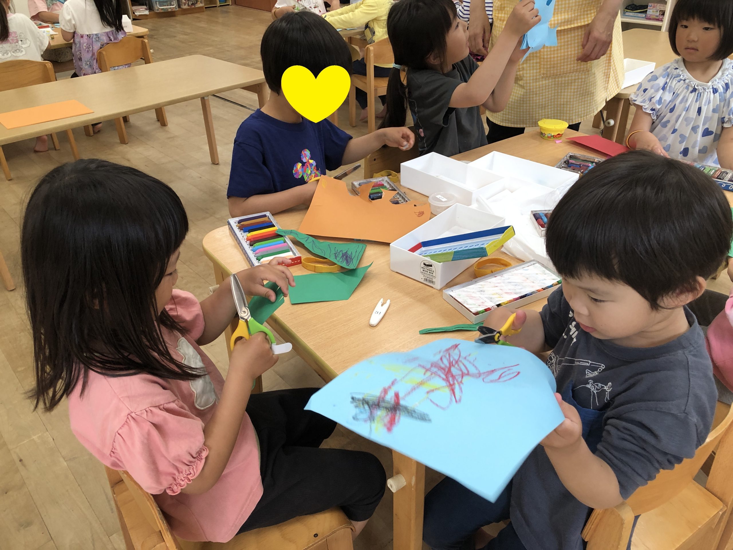 そらぐみ、たいようぐみ、こいのぼり製作