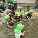 「はじめての泥遊び」