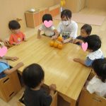 そよかぜ食育「オレンジに触れる」