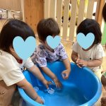 暑い日の氷あそび…☆