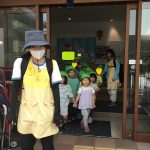 にじいろ保育園大崎 『お天気の良い日は お散歩に出かけます!』