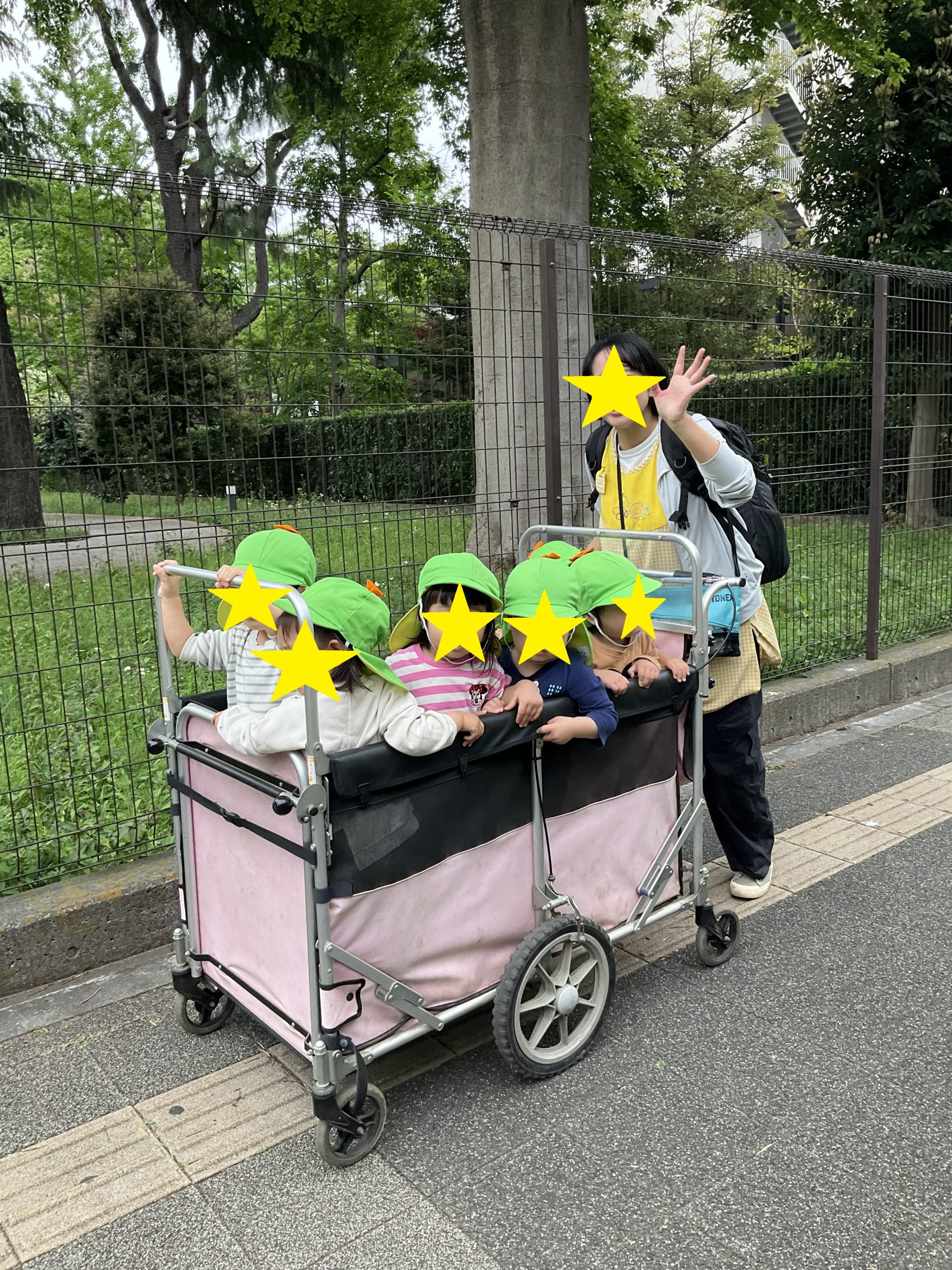 【初めてのお散歩】