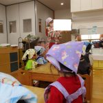 ふたば組「とうもろこしの皮むき」