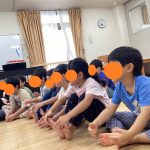 にじいろ保育園三鷹牟礼 とうきょうすくわくプログラム【音育④】どんな音が鳴るかな?